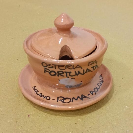 formaggiera in terracotta dipinta